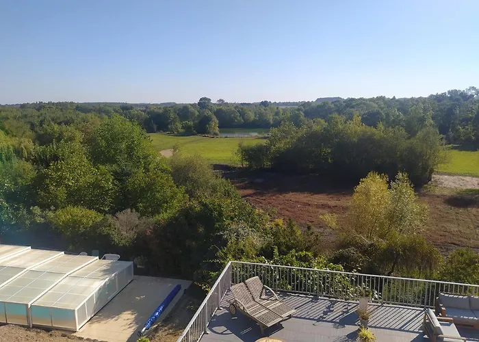 Gîte La Pironnière - Piscine, Nature, au bord de la Rivière